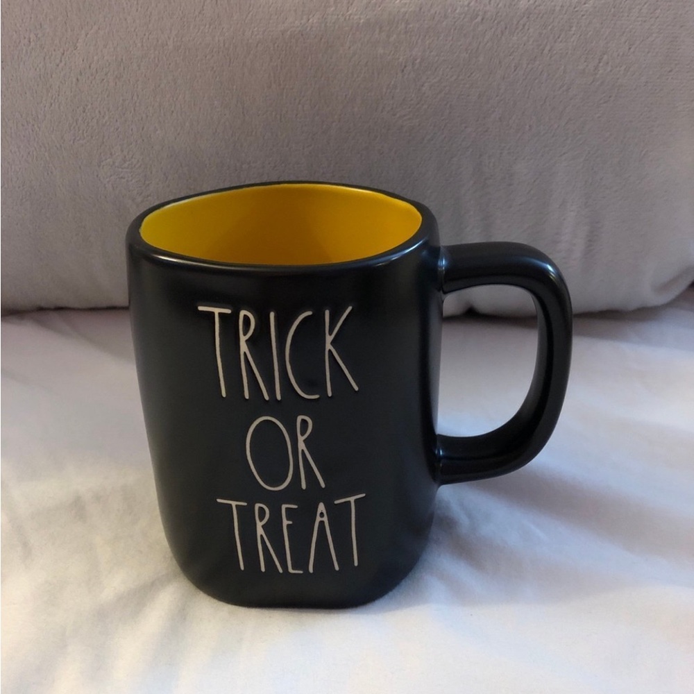 RAE DUNN MUG TRICK OR TREAT